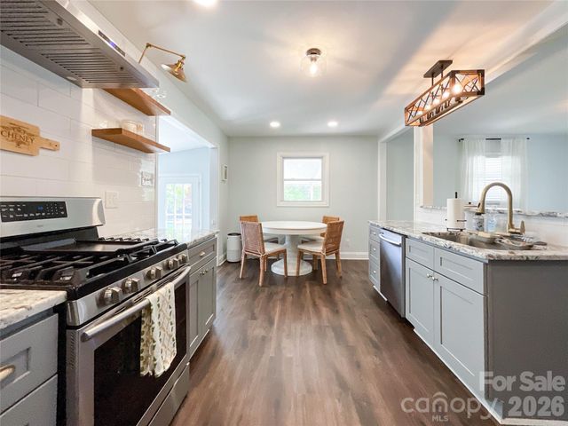 3827 Topsfield Road, Charlotte, NC 28211