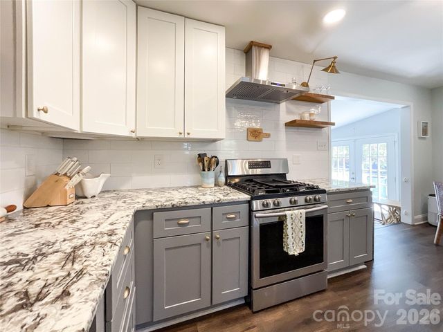 3827 Topsfield Road, Charlotte, NC 28211