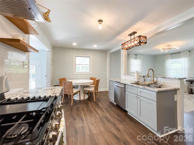 3827 Topsfield Road, Charlotte, NC 28211