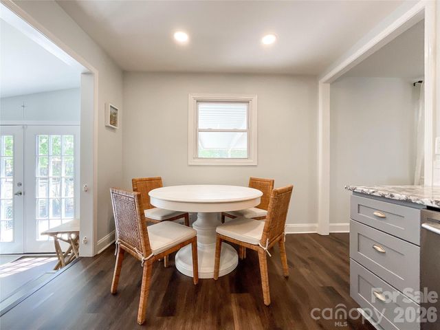 3827 Topsfield Road, Charlotte, NC 28211