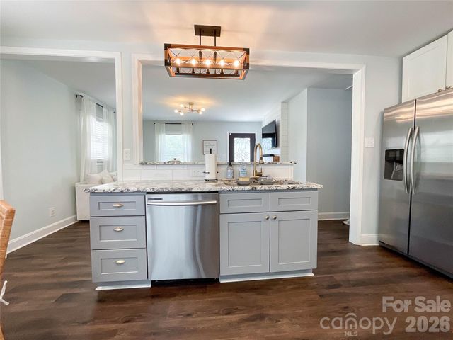 3827 Topsfield Road, Charlotte, NC 28211