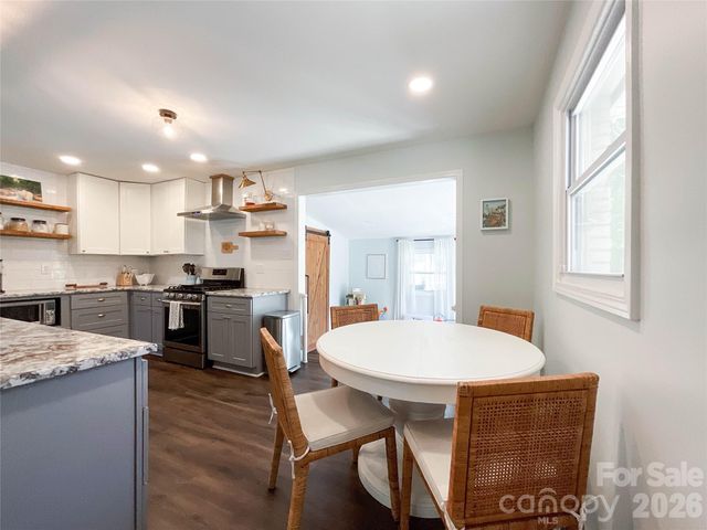 3827 Topsfield Road, Charlotte, NC 28211