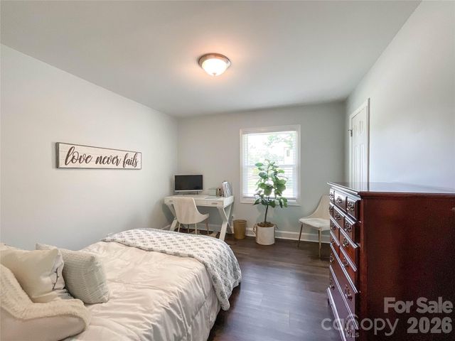 3827 Topsfield Road, Charlotte, NC 28211