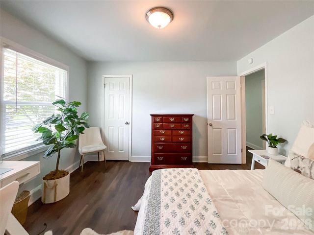 3827 Topsfield Road, Charlotte, NC 28211