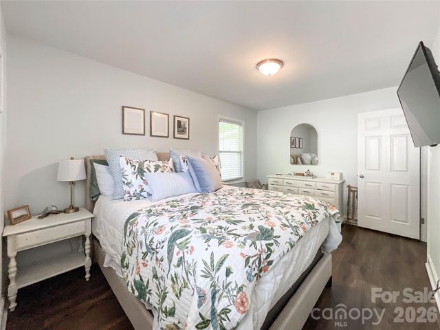 3827 Topsfield Road, Charlotte, NC 28211