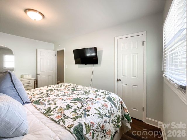 3827 Topsfield Road, Charlotte, NC 28211