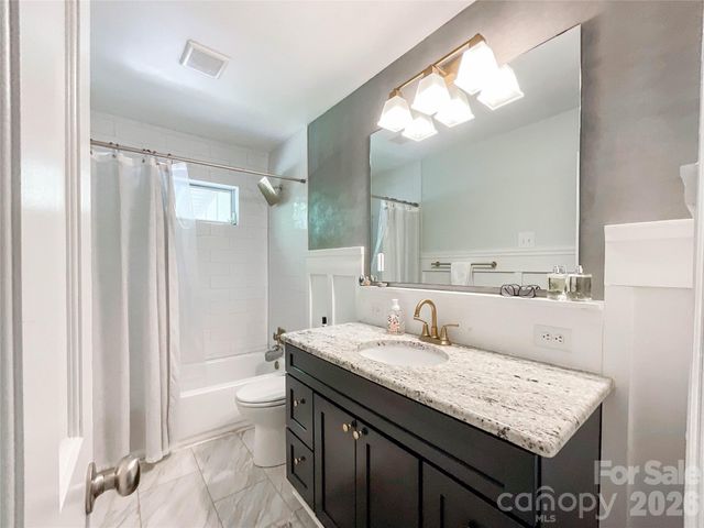 3827 Topsfield Road, Charlotte, NC 28211