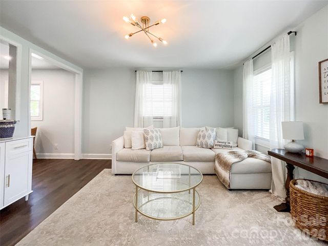 3827 Topsfield Road, Charlotte, NC 28211