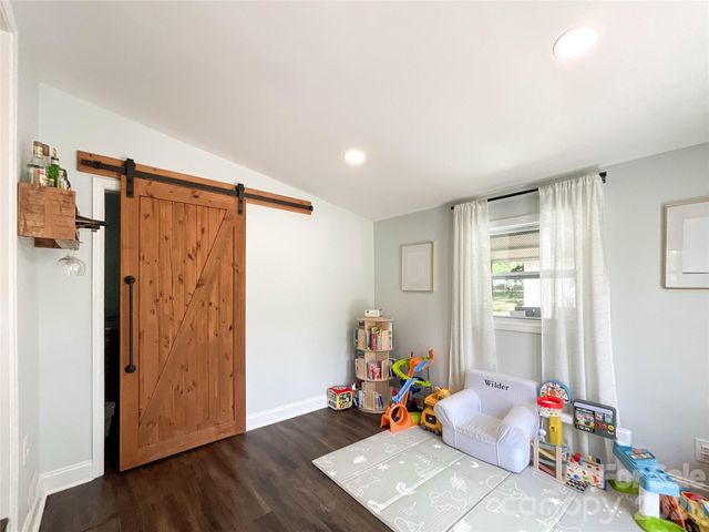 3827 Topsfield Road, Charlotte, NC 28211