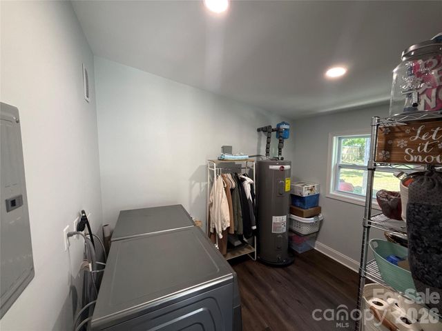 3827 Topsfield Road, Charlotte, NC 28211