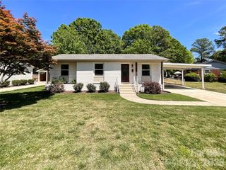 3827 Topsfield Road, Charlotte, NC 28211