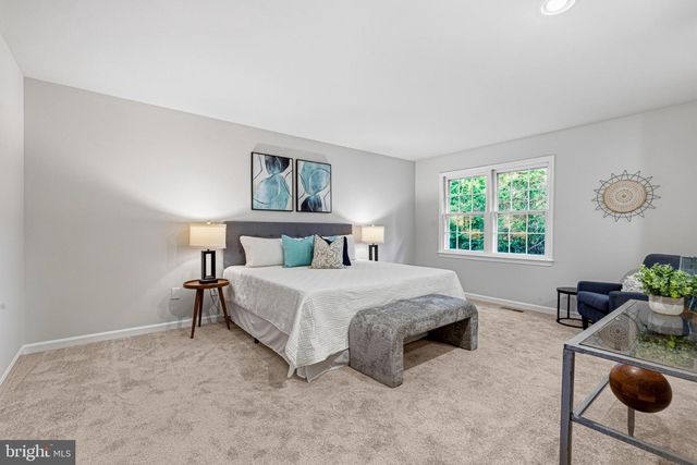 1102 BETTSTRAIL WAY, Rockville, MD 20854
