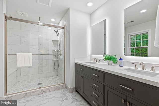 1102 BETTSTRAIL WAY, Rockville, MD 20854