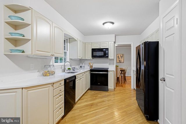 1102 BETTSTRAIL WAY, Rockville, MD 20854