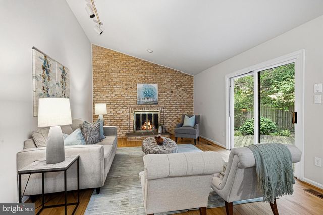 1102 BETTSTRAIL WAY, Rockville, MD 20854