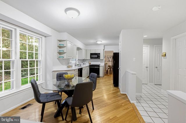 1102 BETTSTRAIL WAY, Rockville, MD 20854