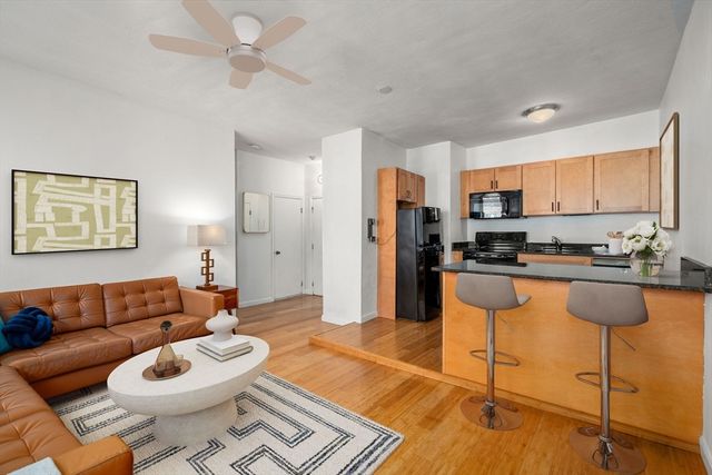 23 Fleet St 5, Boston, MA 02113