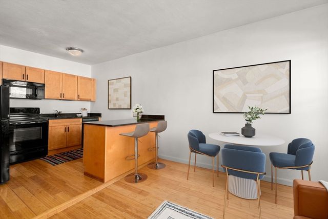 23 Fleet St 5, Boston, MA 02113
