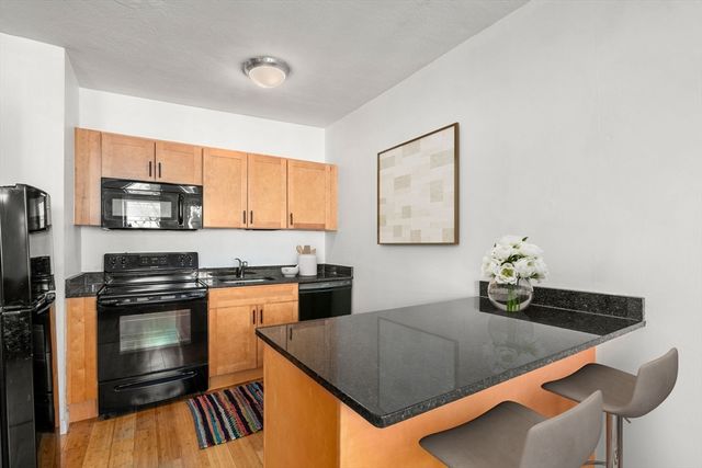23 Fleet St 5, Boston, MA 02113