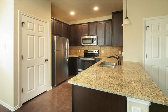 206 Samuel DR A, Buda, TX 78610