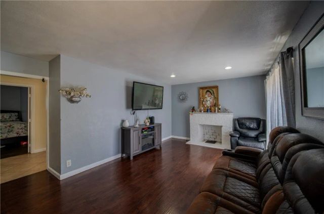 409 W Cedar, Compton, CA 90220