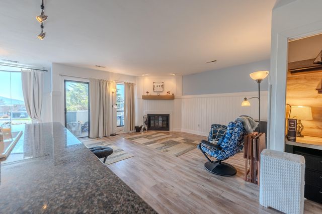 25 Clubhouse Towers Cir Unit 707, Moneta, VA 24121