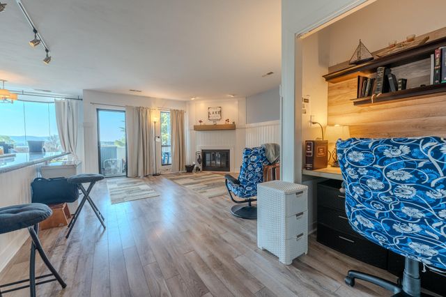 25 Clubhouse Towers Cir Unit 707, Moneta, VA 24121