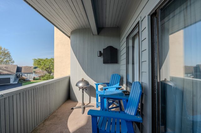 25 Clubhouse Towers Cir Unit 707, Moneta, VA 24121