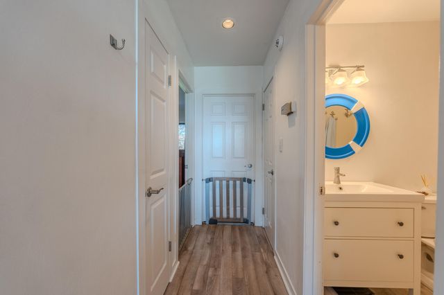 25 Clubhouse Towers Cir Unit 707, Moneta, VA 24121
