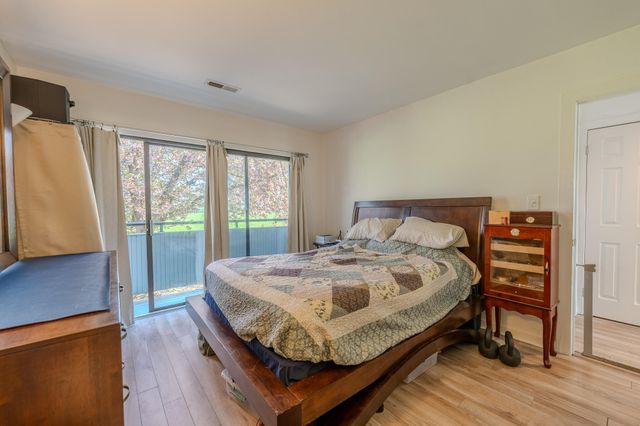 25 Clubhouse Towers Cir Unit 707, Moneta, VA 24121