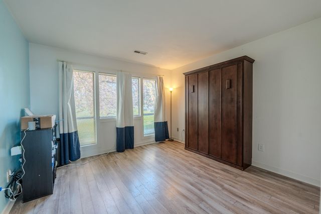 25 Clubhouse Towers Cir Unit 707, Moneta, VA 24121