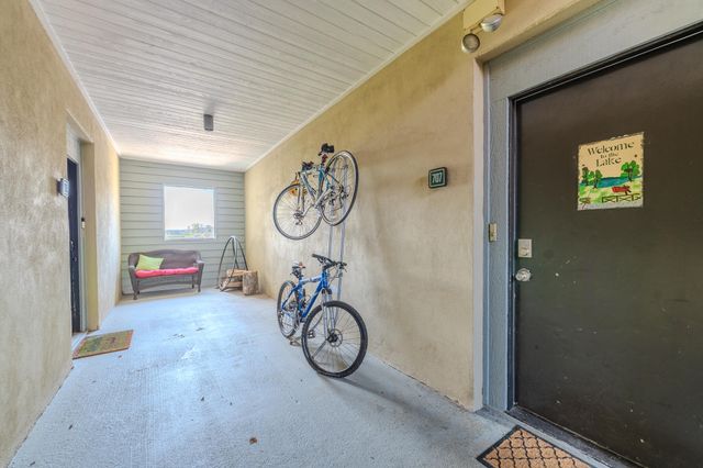 25 Clubhouse Towers Cir Unit 707, Moneta, VA 24121