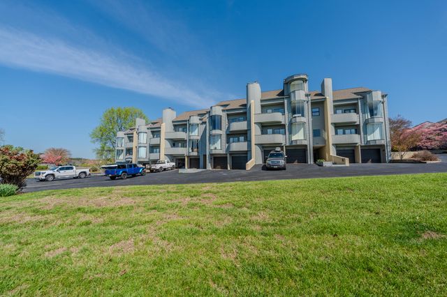 25 Clubhouse Towers Cir Unit 707, Moneta, VA 24121