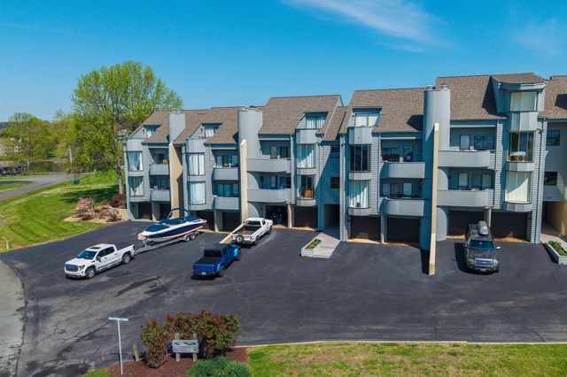25 Clubhouse Towers Cir Unit 707, Moneta, VA 24121