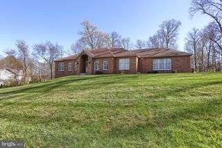 68 KNOLLWOOD LANE, Hanover, PA 17331