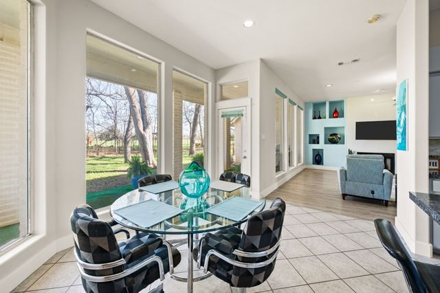 809 Majestic Oaks Court, Mansfield, TX 76063