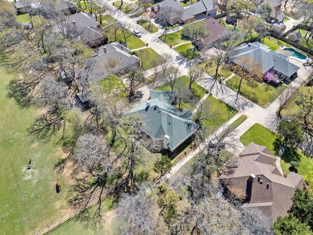 809 Majestic Oaks Court, Mansfield, TX 76063