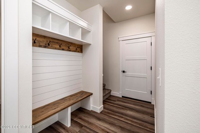 10060 E Vista Ridge Circle, Palmer, AK 99645