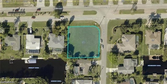 2014 Everest PKWY, Cape Coral, FL 33904