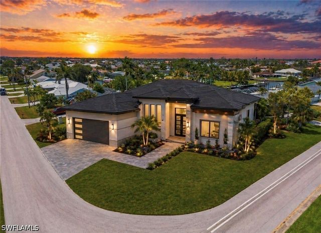 2014 Everest PKWY, Cape Coral, FL 33904