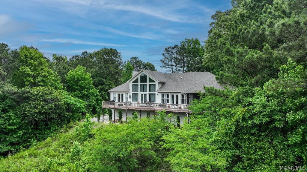 46 Lookout Ridge Road, Wetumpka, AL 36093