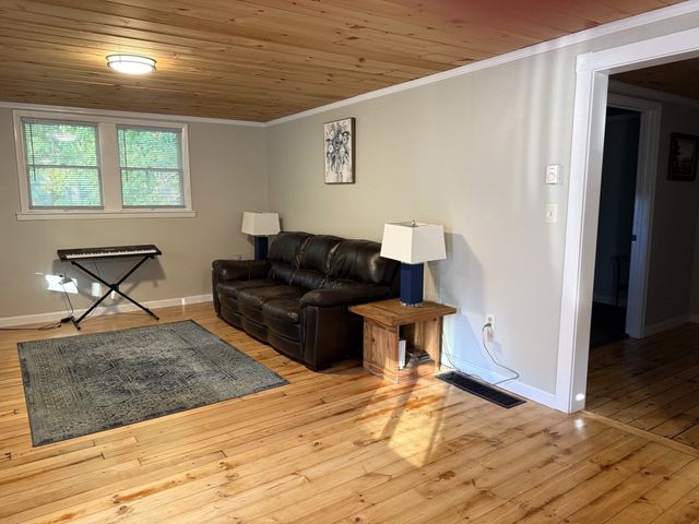 26 Azalea Lane, Pelham, NH 03076