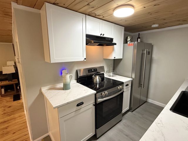 26 Azalea Lane, Pelham, NH 03076
