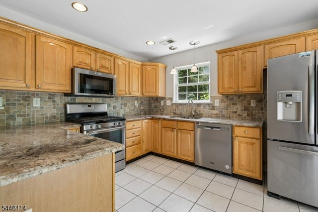 124 Constitution Way, Bernards Twp., NJ 07920