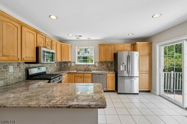 124 Constitution Way, Bernards Twp., NJ 07920