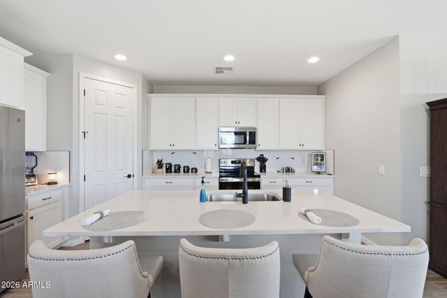 188 S NAPLES Lane, Casa Grande, AZ 85122