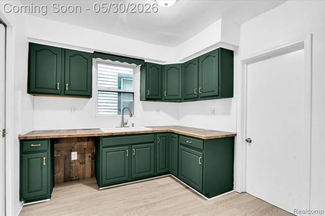 5203 Maplewood Street, Detroit, MI 48204