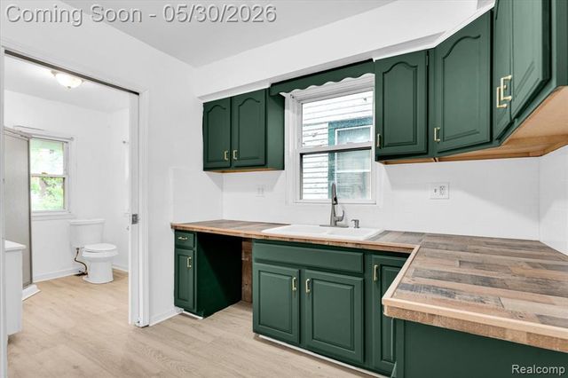 5203 Maplewood Street, Detroit, MI 48204