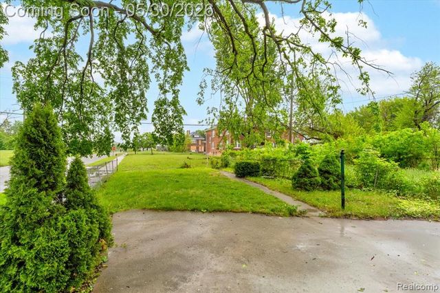 5203 Maplewood Street, Detroit, MI 48204