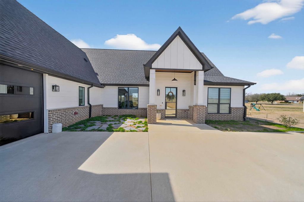 20398 County Road 173, Bullard, TX 75757